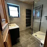 Luxury Double Room, Kitchenette, Games And Bar בית אירוח