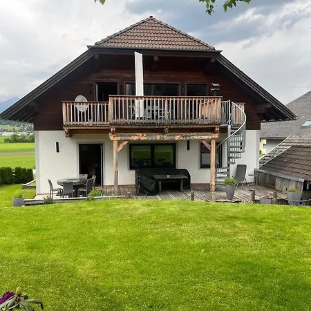 Δωμάτια σε οικογενειακή κατοικία Luxury Double Room, Guest Kitchen, Games And Bar