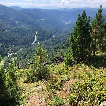 Δωμάτια σε οικογενειακή κατοικία Luxury Double Room, Guest Kitchen, Games And Bar